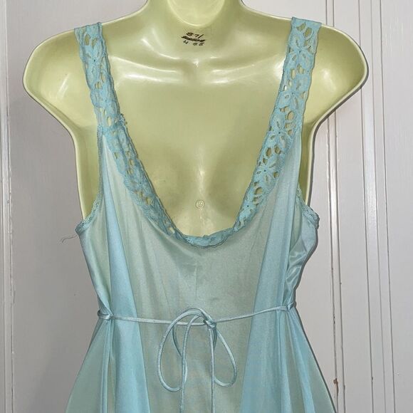 Vtg 60s/70s Vanity Fair light blue nylon long nightgown & robe set with lace - Picture 10 of 13